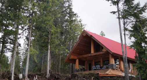 Three generations of the <a href="/PioneerLogHomes/">PioneerLogHomesofBC</a> family work together on a fishing cabin on tonight’s episode of #LogCabinKings on @gactv