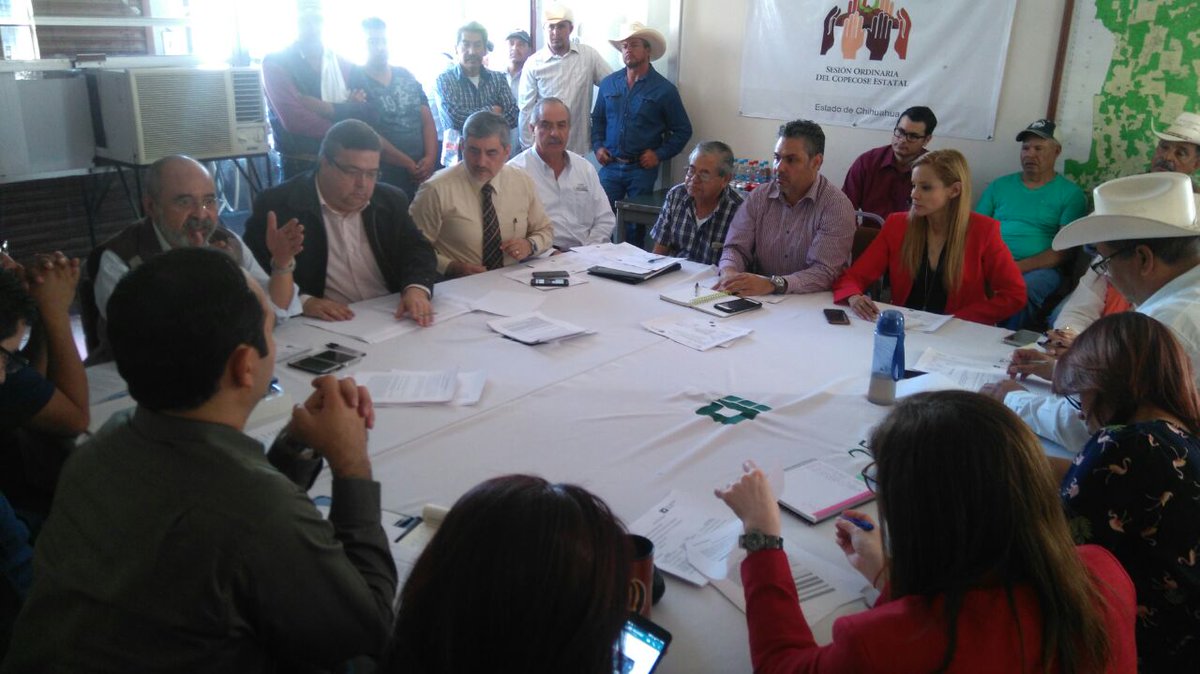 PAgraria's tweet photo. Reunión de #COPECOSE estatal en #Chihuahua donde se brindó atención a ejidatarios del estado en coordinación con @SEDATU_mx y @RAN_Nacional https://t.co/xKpFlMsUNt