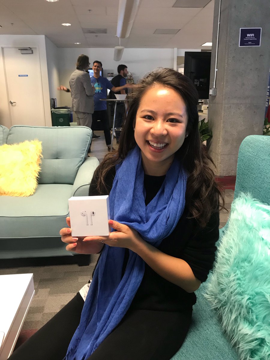 prezi's tweet photo. Congrats, #DFTrailblazer, @leeane_meilani! She just won a pair of Apple AirPods, head to the #PreziLounge for your chance to win! #DF17 https://t.co/yimreVXPnb