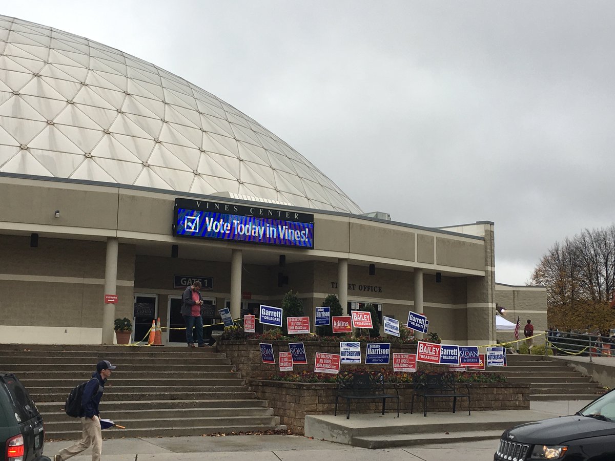 kathybyron's tweet photo. Liberty University CR’s doing great working the polls for @EdWGillespie @JillHVogel @JohnAdamsforVA to win on #ElectionDay https://t.co/AEsLZosDfL