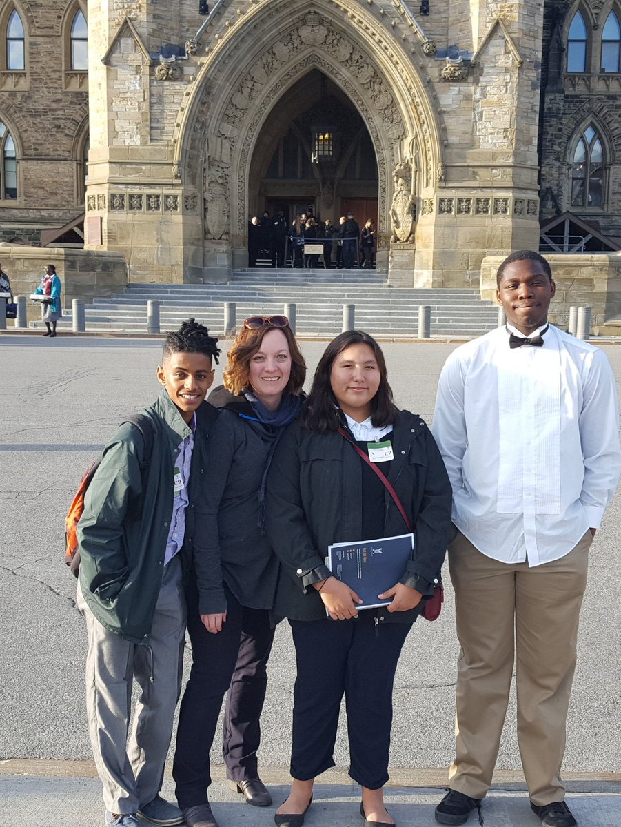 MSchmidt1024's tweet photo. Great day with #youthinoffice @BGCWinnipeg @BGCCAN @bbbsc #demtalks https://t.co/EBvfFm5lS7