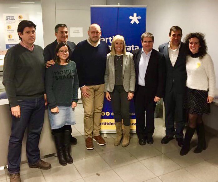 juntscomarqbcn's tweet photo. Felicitats als pre-candidats escollits pel @pdecatTerrassa per les eleccions del #21D, fareu molt bona feina! #somPdecat #sensedefallir https://t.co/mC6AtmPs5A