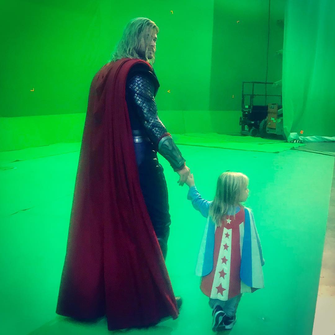 chrishemsworth's tweet image. The passing of the torch #thorragnarok