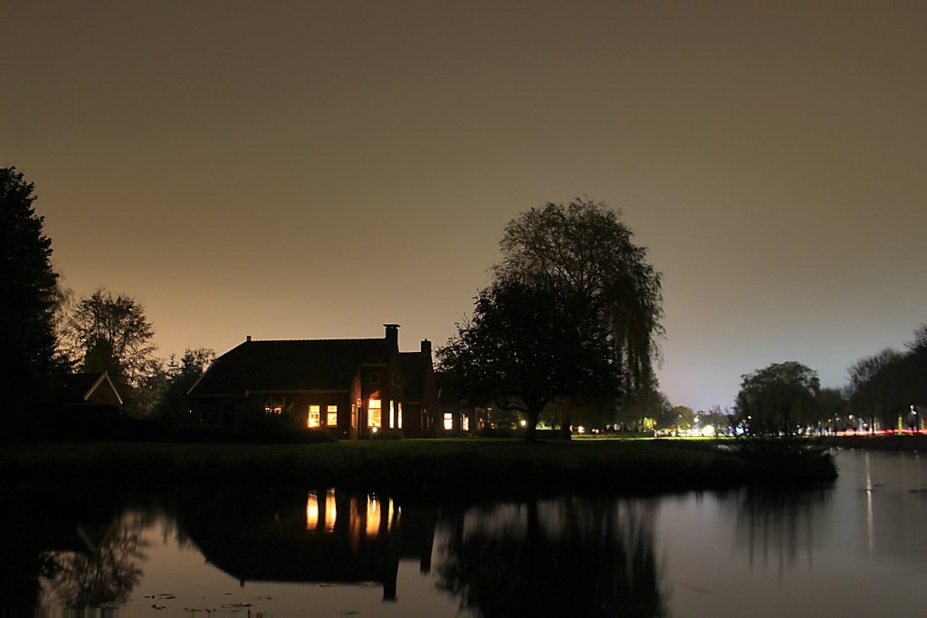 meijer1970's tweet photo. Zo maar een plek in Veendam in avond glorie https://t.co/asvuPhelG7
