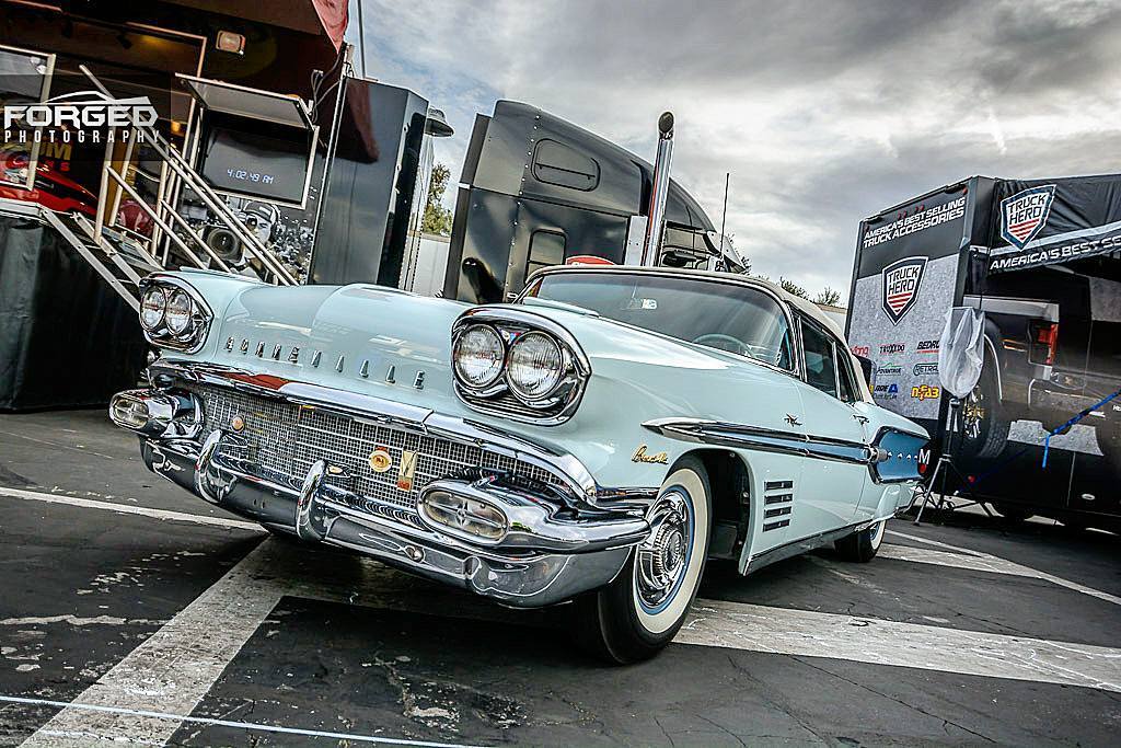 ForgedPhotogphy's tweet photo. This #Bonneville is SO clean!
|| Owner:??? || Shot at: #SEMA2017 @semashow || #classic #american #classiccar #pontiacbonneville https://t.co/x8YdHjBgjw