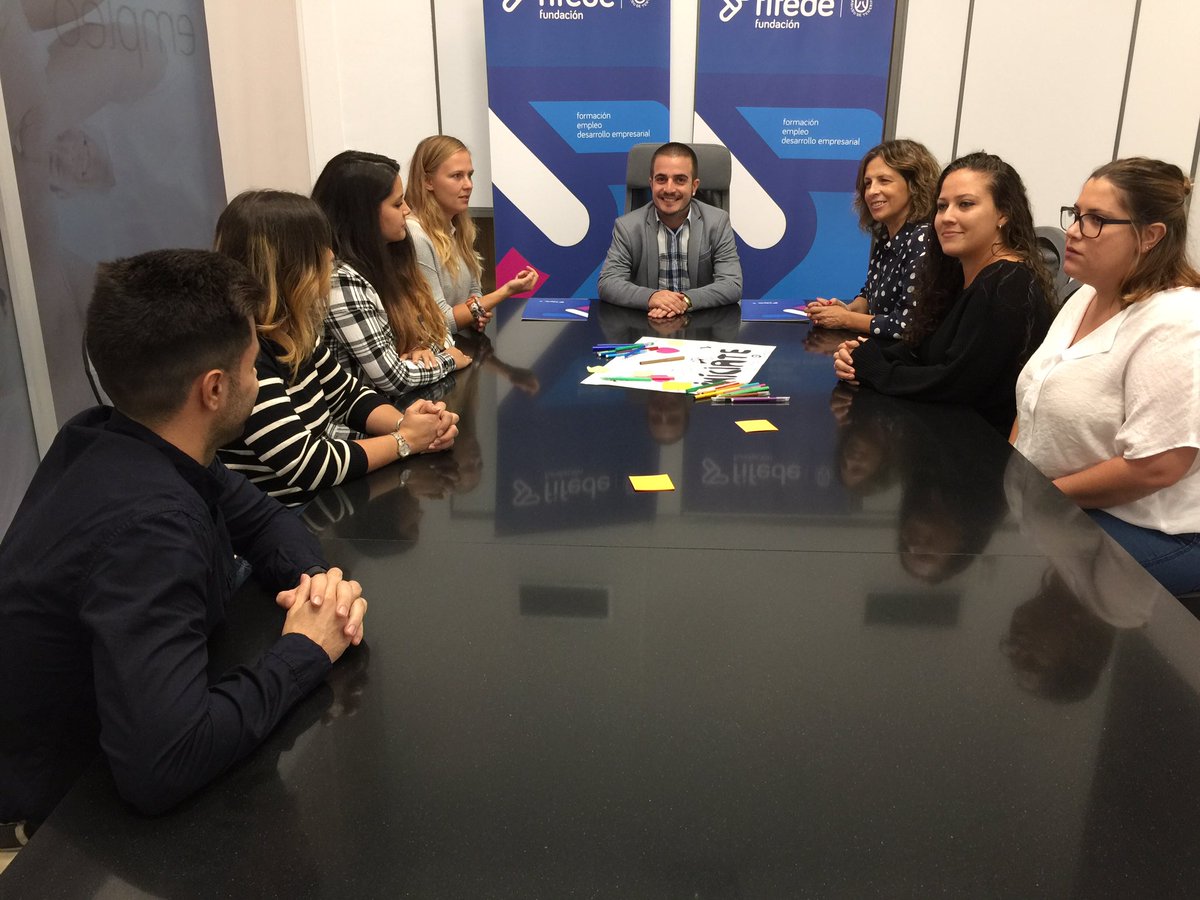 fifedetenerife's tweet photo. Hoy ponemos fin al #ProyectoIniciate con la entrega de diplomas #DespiertaSantaCruz  #Dejatesentir #tenerife #Lalaguna #santacruzdetenerife https://t.co/KqKIMNK6cU