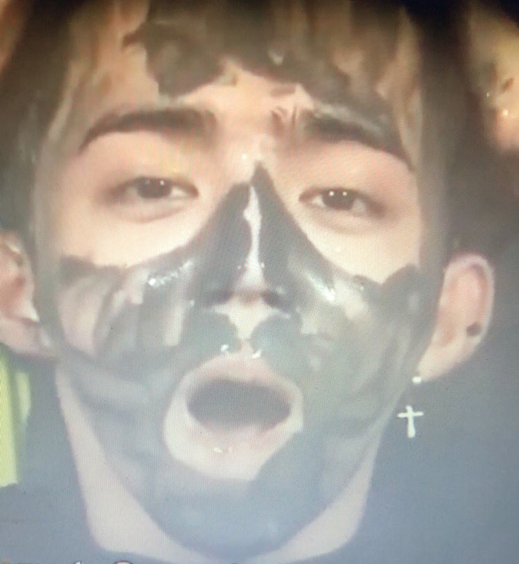 meow_hao's tweet photo. @pledis_17 This may be old but lets not forget 😂😂💎💕 #svtofdjapan #seventeen #svtofd #teen__age #soonyoung #wonwoo #scheol https://t.co/SxfjxUr0NJ