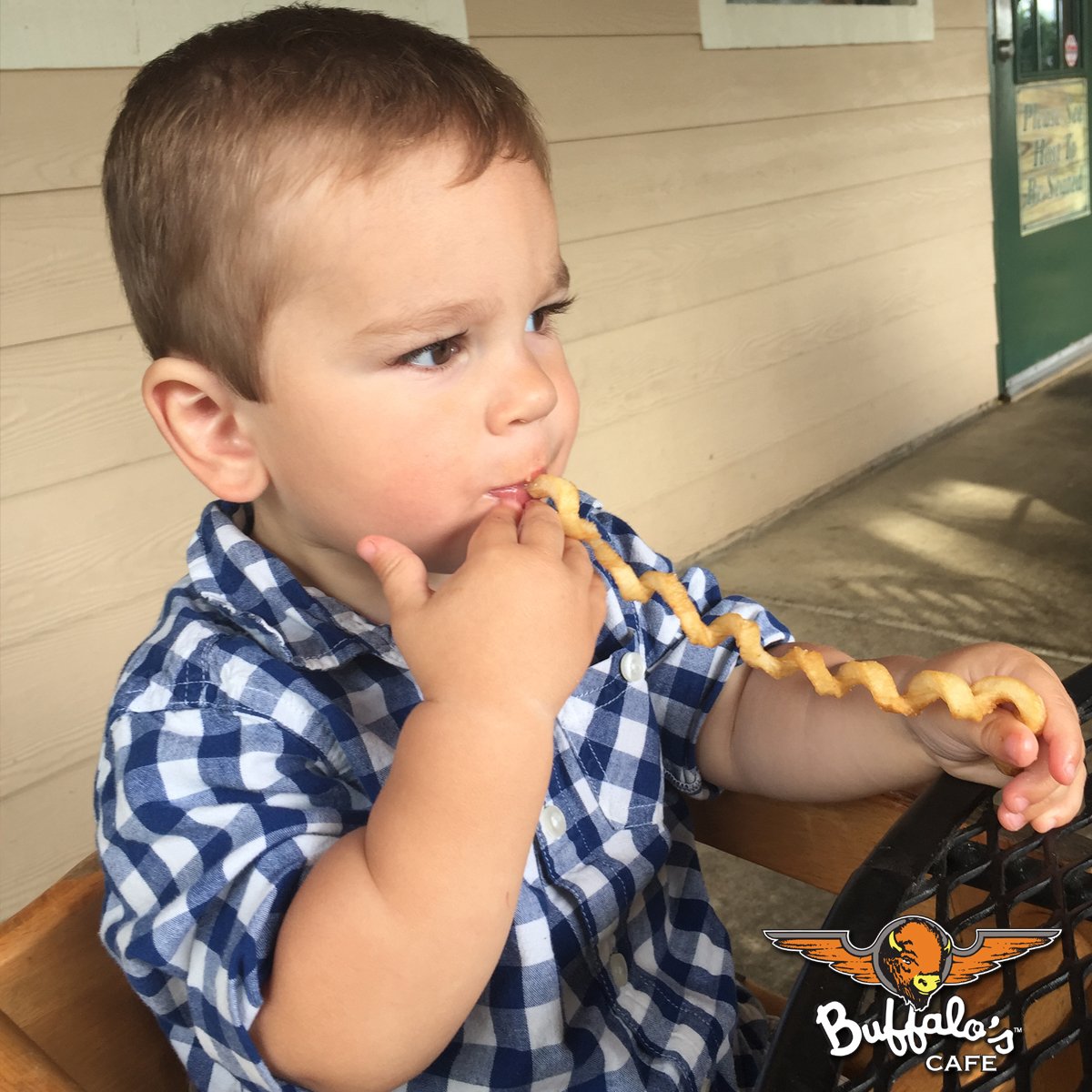 BuffalosHiram's tweet photo. Someone is enjoying their fries... 😍 And today KIDS EAT FREE!
One per adult entree purchase.
#KidsEatFree
#TuesdayTreat
#TerrificTuesday https://t.co/Q5ryyovS2g