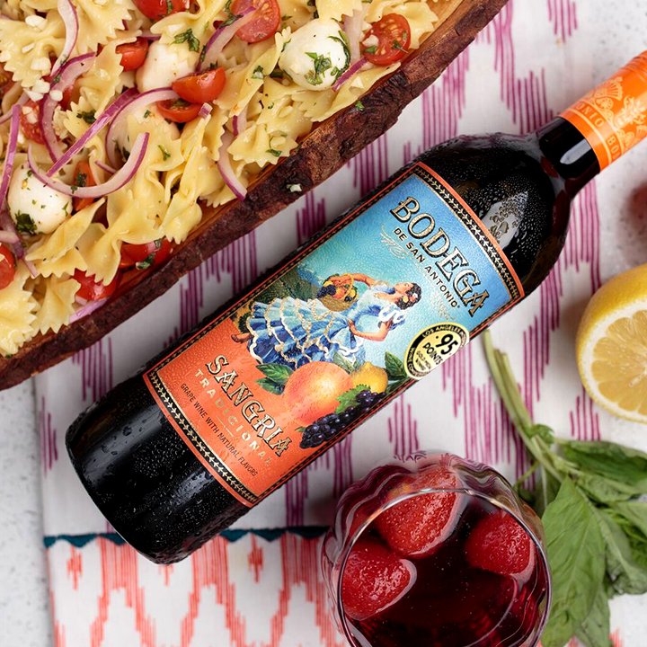 BodegaSangria's tweet photo. Pasta for lunch! Enjoy with an ice-cold glass of #BodegaSangria #wine. Cheers! 🍷🍝 https://t.co/E29a0zo9qx https://t.co/PVZCEjKdu4