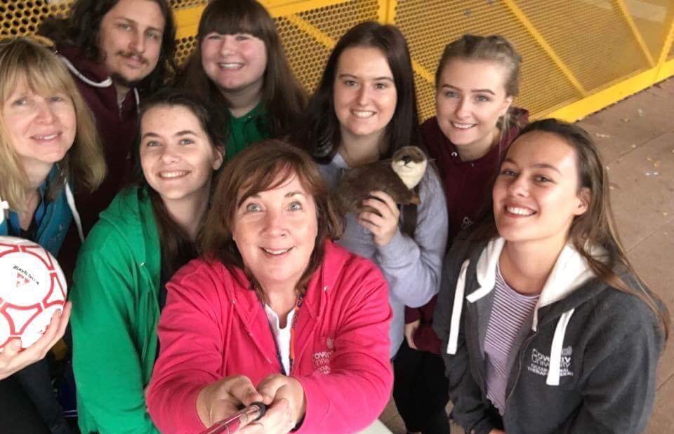 CovUniOT's tweet image. Lovely to see students today wearing their Cov uni hoodies for #OTweek2017! ElliOT also joined the selfie!! #CUOTter 📸📸😀
