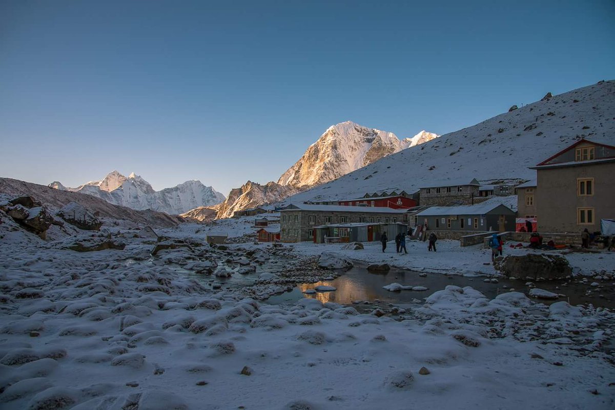 BucketlistNepal's tweet photo. The morning views from #lobuche #4900m with smiling #Tabuche and #Khangtega on it's background on the way to #everestbasecamp
.
.
📷 By Samde Sherpa
#travel #Nepal #Himalayas #Wanderlust #trekking #holidays #BucketList https://t.co/H9AJfbmeux