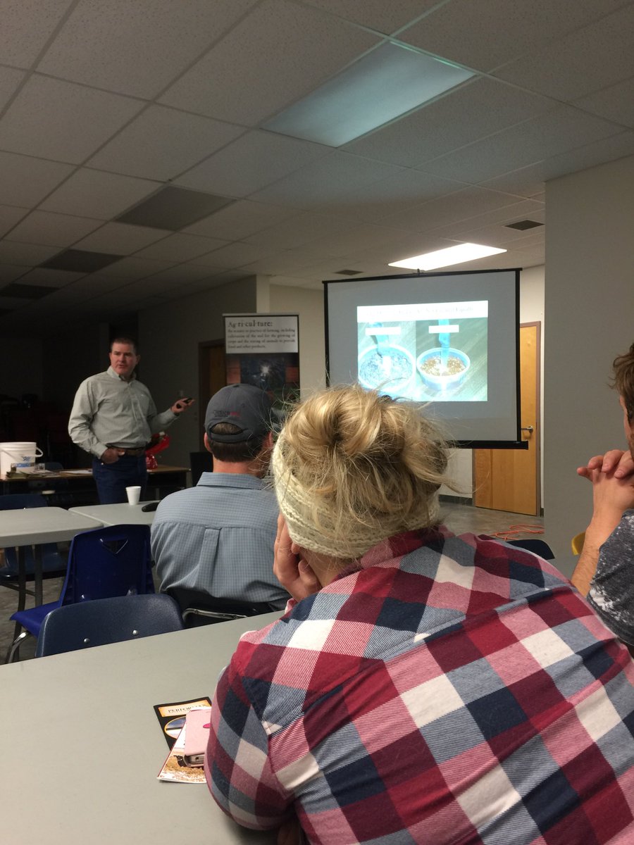 grahamlng's tweet photo. Jon Albro talking about #riteLix low moisture blocks at the #blairs producer meeting in Willowbrook. https://t.co/F2hoI91saQ