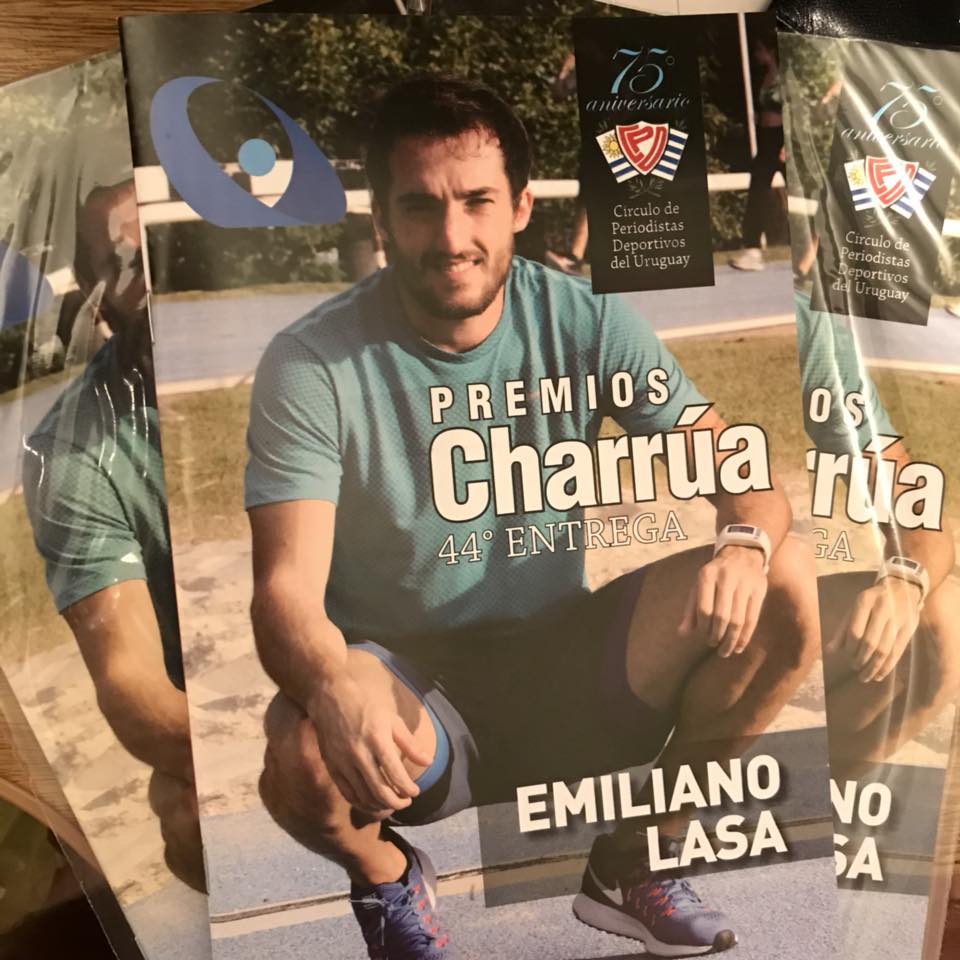 CPDUoficial's tweet photo. Emiliano Lasa en la tapa de nuestra revista de la edición 44 de la entrega de los Premios Charrúa que ya podés pasar a retirar por nuestra sede de la calle Río Negro 1165. ¡Felicitaciones a tod@s l@s premiad@s! #PremiosCharrúa #deportistas #cpdu https://t.co/1jOQJt4pRl