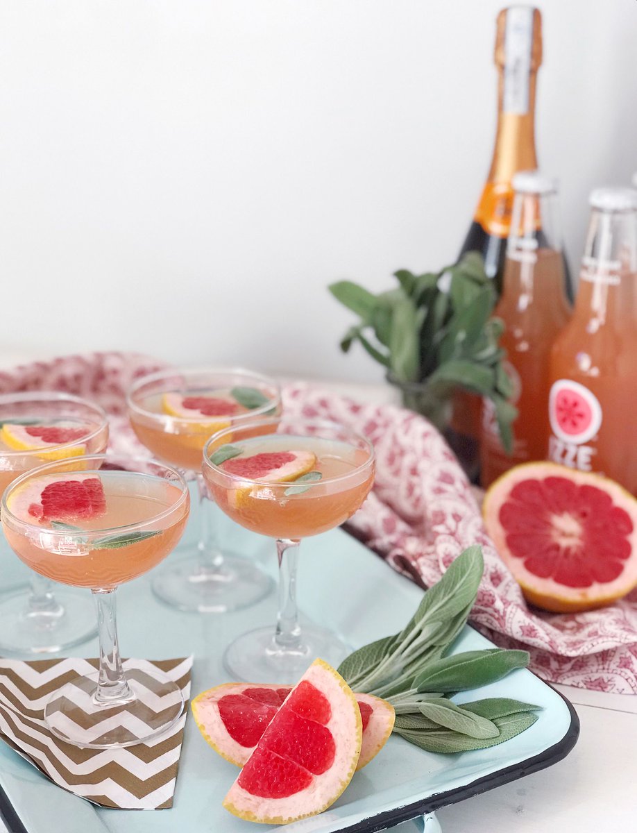 DomestiKateBlog's tweet photo. Mixing up a Grapefruit Sage Mimosa with @IZZE just in time for Friendsgiving dinner menus! #Domestikatedishes #Ad https://t.co/1JzusukKzu https://t.co/djF3FPVz5v