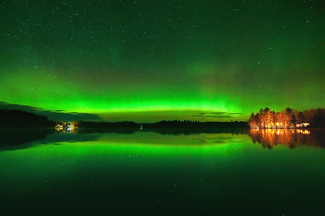 dxwatch's tweet photo. #AURORA ALERT 2215z: Aurora on 6m/2m in the Midwest USA: W9/W8/W0/VE3, take note! #VHF spots on #DXWatch: https://t.co/Ie7ALubl0G #HamRadio https://t.co/LtjoG2i6sx