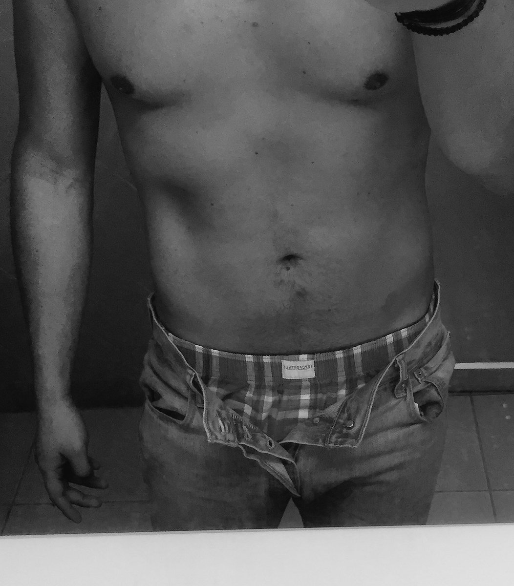 uiogentleman's tweet photo. Primero seduce su mente. La entrepierna se moja sola. Martes... https://t.co/PqSygkStbC