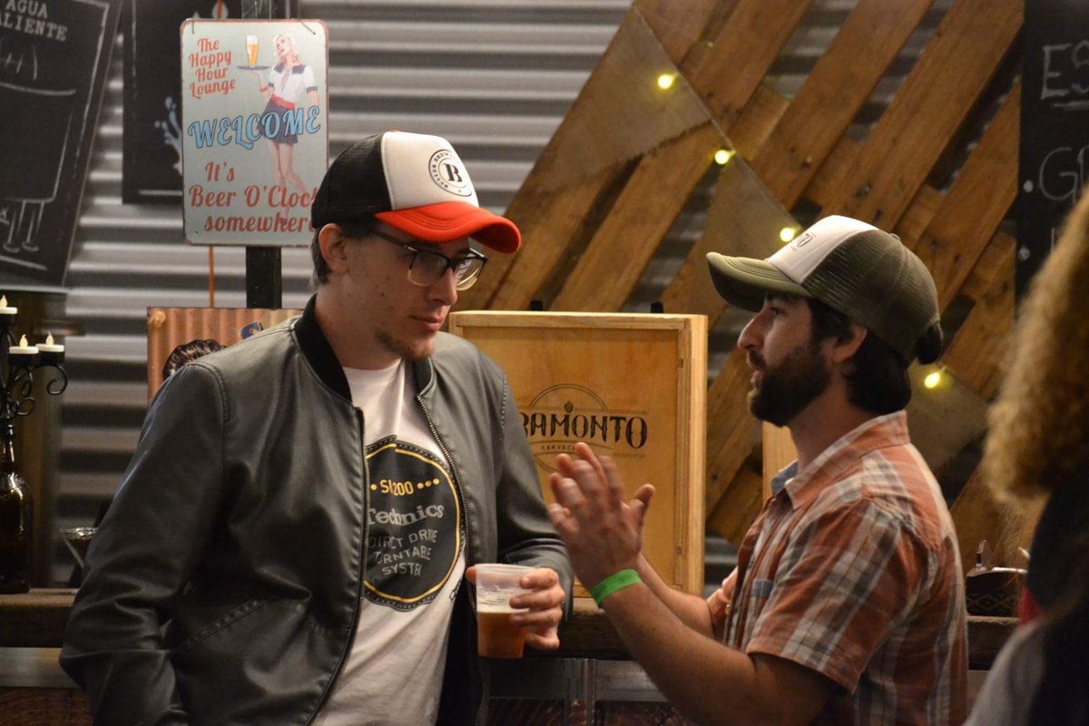 Nuestro maestro cervecero <a href="/pitubar/">German Barroso</a> junto al gran <a href="/nsalvarrey/">Harry 📻🍺</a> en <a href="/ConBocaFestival/">ConBoca Festival</a>