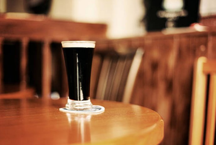ForbesLife's tweet photo. .@blacktapnyc debuts a limited-edition beer created in collaboration with @GunHillBrewery and @CarmineStBeers. https://t.co/Slu2nFvEOY https://t.co/jP1tf5207j