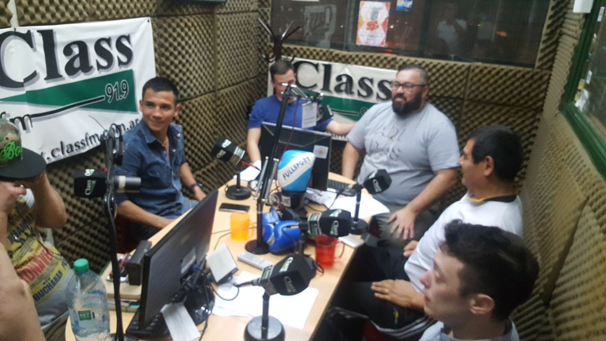 cercadelring's tweet photo. Gran #Programa132 de #CercaDelRing #CDREnVivo #CDREnClass, contamos con la presencia de #PabloOjeda y #JuanEnriquez de @boxeocomu y así los presentábamos en el inicio del #TercerBloque... Miralo en este link!
👇👇👇👇👇👇👇👇👇👇👇👇
https://t.co/1wWe0XvAR8 https://t.co/SwOV7e302H