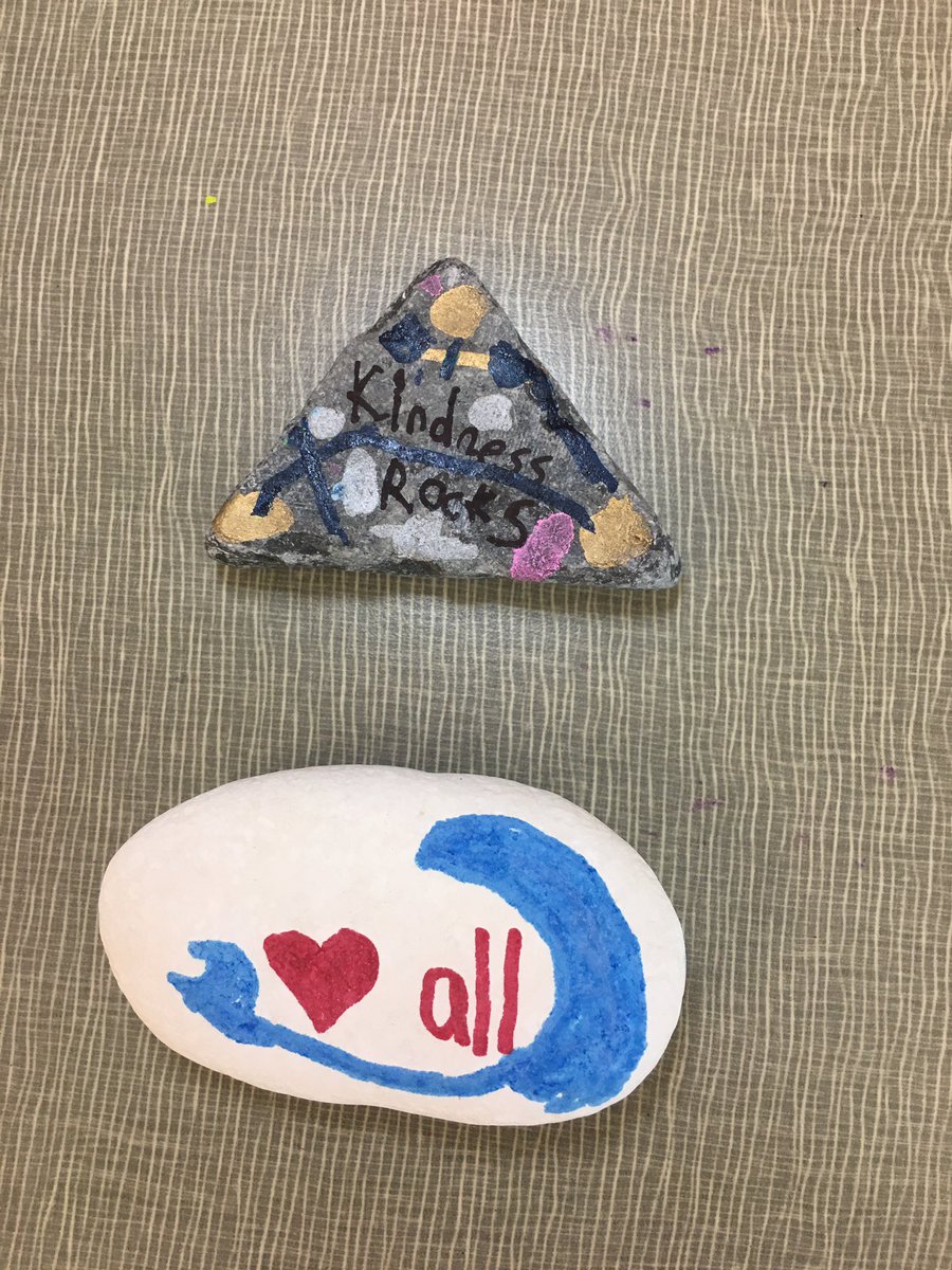 BonitoAngie's tweet photo. Kindness stones! We passed ours on. ❤️ #TCSLOVE https://t.co/n2ih5MIoOP