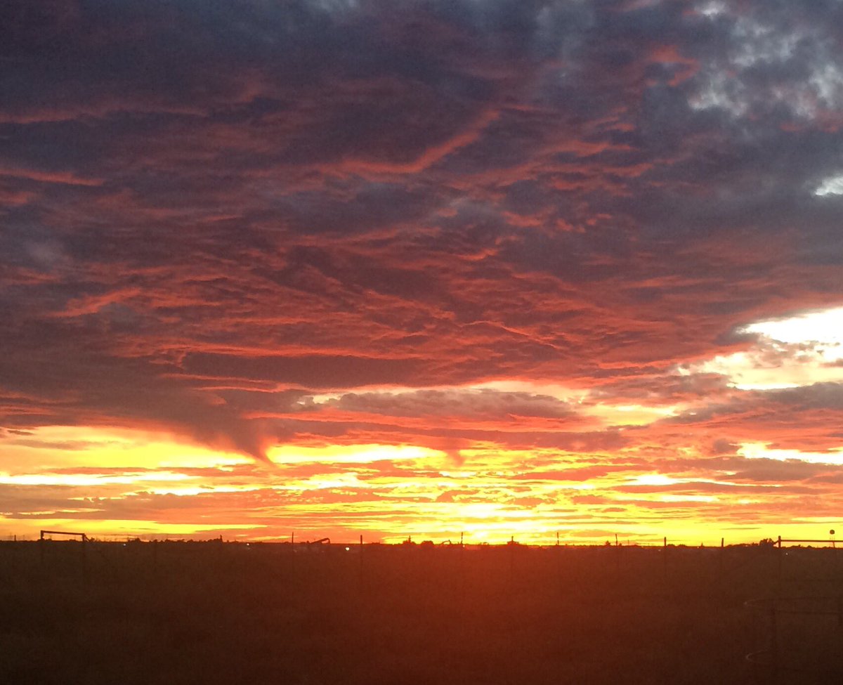 A beautiful November west Texas sunset last night. A pleasant 87 degrees too! Only getting to 45 on Wednesday though!