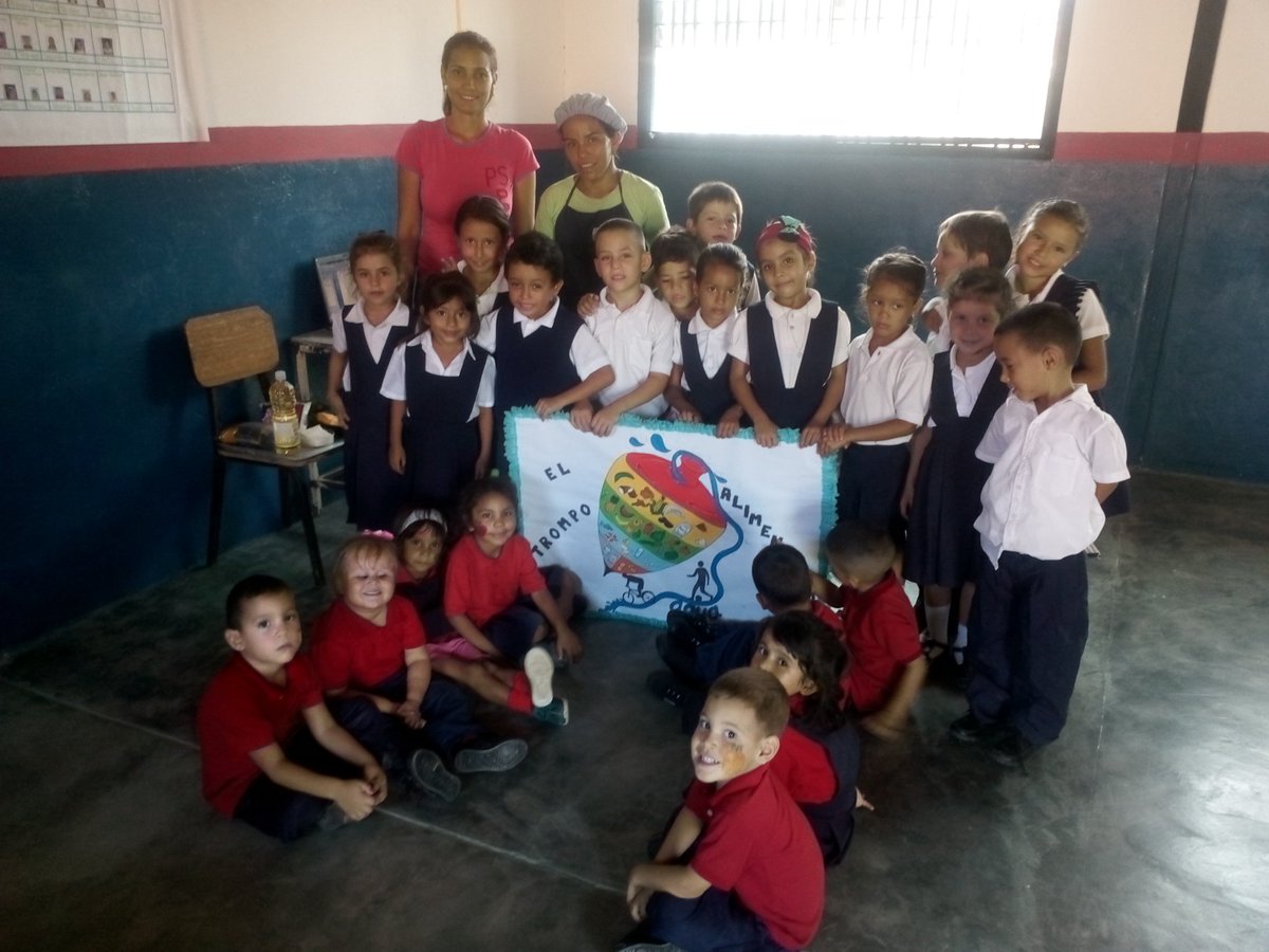 trino_arc's tweet photo. HOY CHARLA  INFORMATIVA Y EDUCATIVA DEL TROMPO DE LA ALIMENTACIÓN EN LA ESCUELA EL BOLIVARIANO MUNICIPIO ANTONIO ROMULO COSTA (Las Mesas) https://t.co/egnIc0PNgM