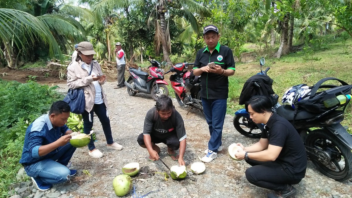 p3mdpoigar's tweet photo. #KompakAbis
PemKec &amp; PemDes bersama pendamping profesional Kec. Poigar BolMong_Sulut
@jokowi @EkoSandjojo @taufikmadjid71 @AhmadErani 👍👍👈 https://t.co/2uRiwTJRsH