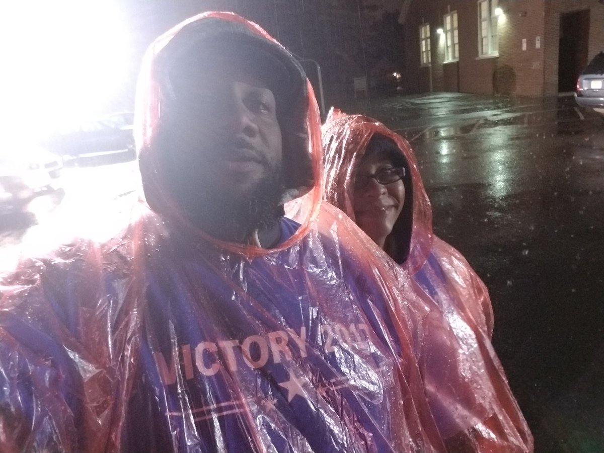 jfraz357's tweet photo. We are still out here!! #rainorshine
#NJEAVotes #Murphy4NJ #LD20 #cryanquijanoholley https://t.co/cdbMlFQL3L