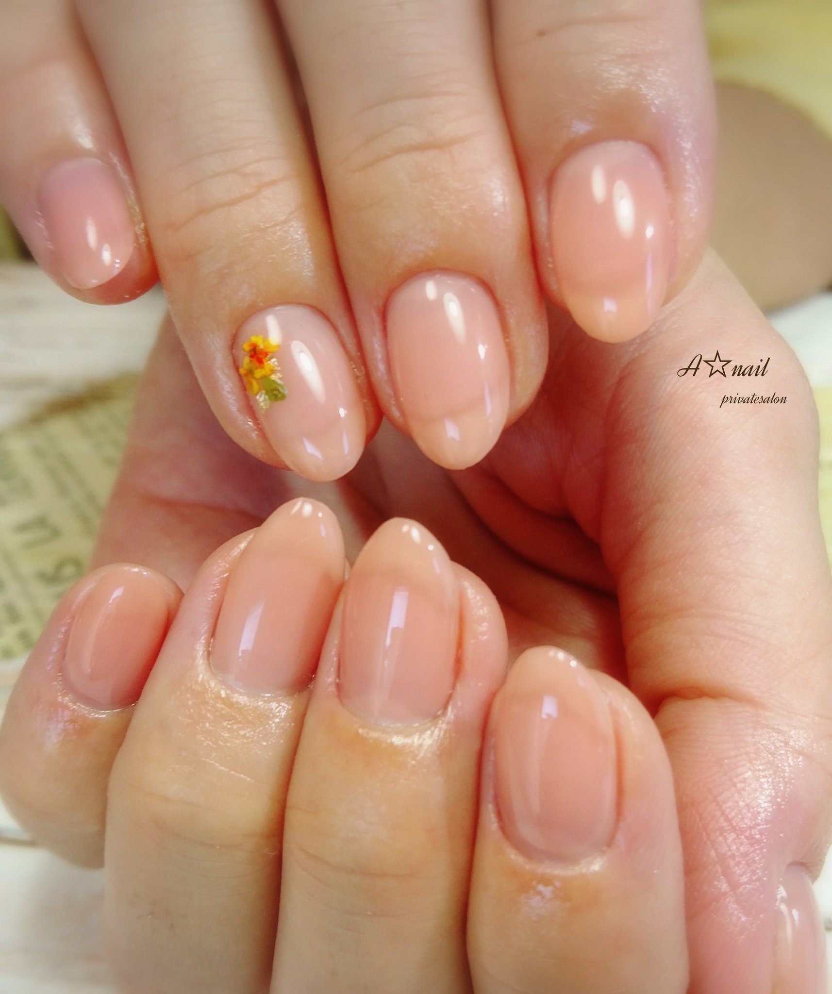 توییتر A Nail در توییتر 爪先の白い部分 フリーエッジ が透けるのもナチュラルネイルらしくてステキ でもどの角度から見ても見られても美フォルム ジェルネイル ナチュラルネイル オフィスネイル シンプルネイル 大人ネイル クリアオレンジ T Co