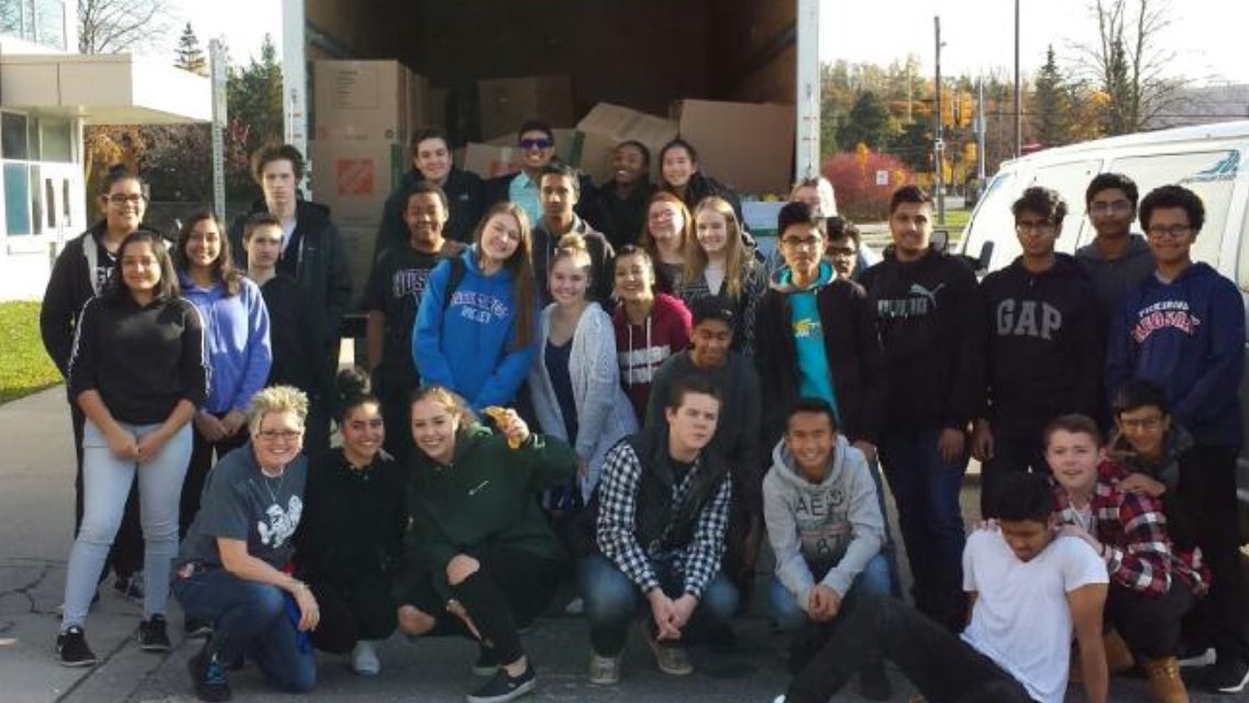 1MarigoldFord's tweet photo. Hey @FordWEhq Did you see the #PickeringHighSchool contribution? Over 13500 non perishable items raised! Show them some love pls! We’ll partner with them next year! https://t.co/UJx5iAKn8M