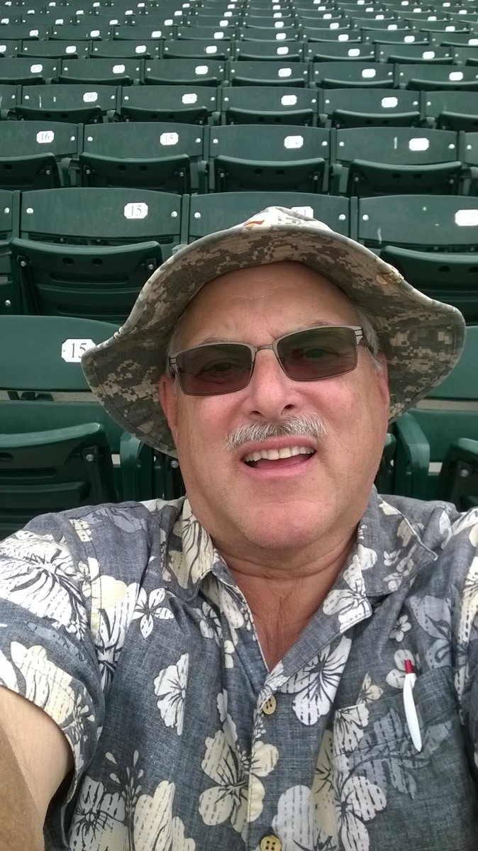 JoeBear72's tweet image. Here I was today sitting in the #VIPSection with all my #Friends at the AZ Fall League Peoria vs Mesa game. Actual attendance probably 500+, just not in #VIPSection😎