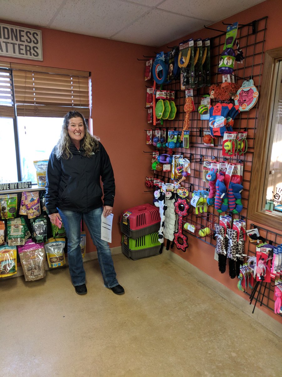 epromos's tweet photo. Last week, Melissa K, one of our amazing Account Coordinators, organized a bake sale at ePromos HQ to benefit the Tri-County Humane Society. It raised over $240!
#MotivationalMonday #ePromosCulture https://t.co/Pfn1XDvDRc