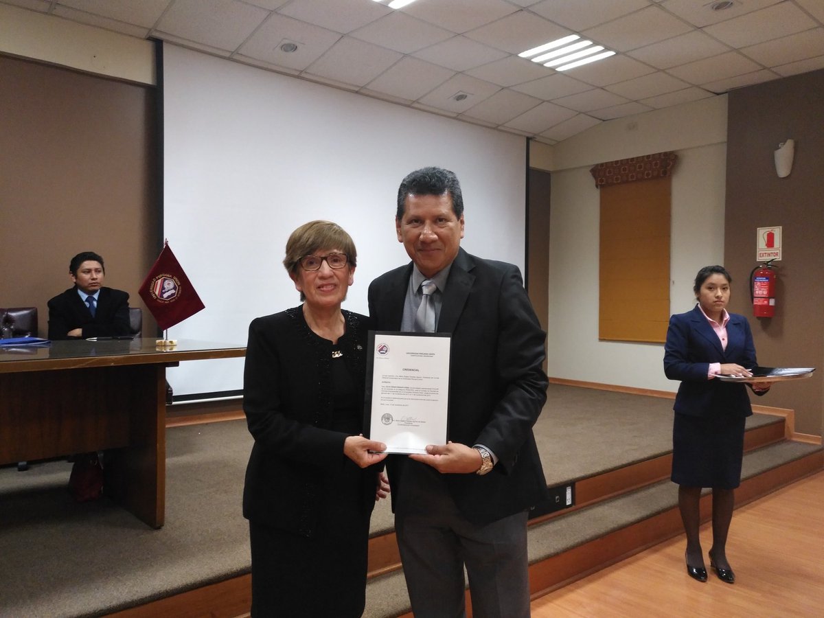 Entrega de credenciales a docentes Principales, Asociado y Auxiliar. #UPeU