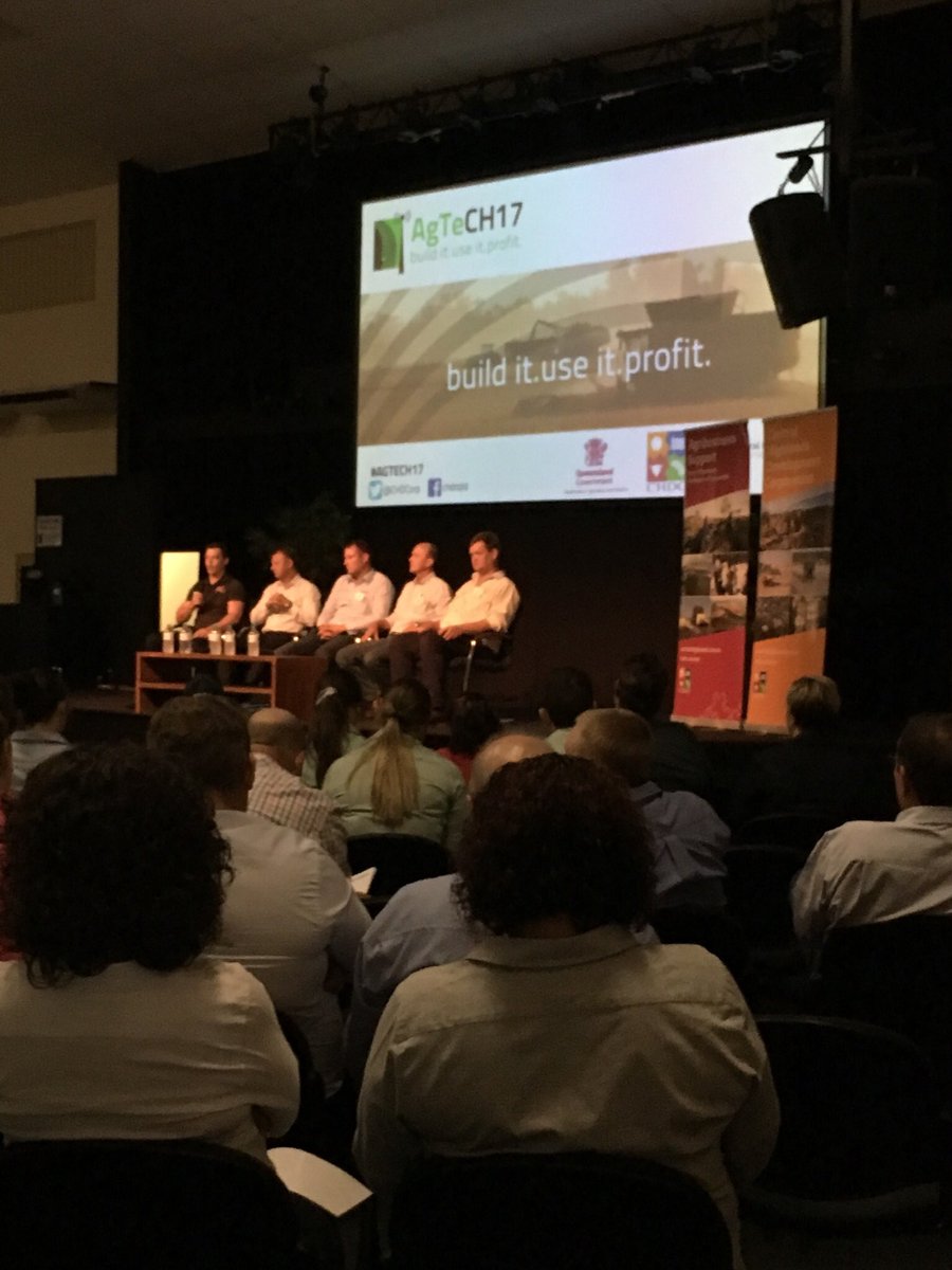 HobbsSandra's tweet photo. #CHDCorp #AGTECH17 the internet of things helping people make the whole of farm viable https://t.co/jvMQAAt5pL