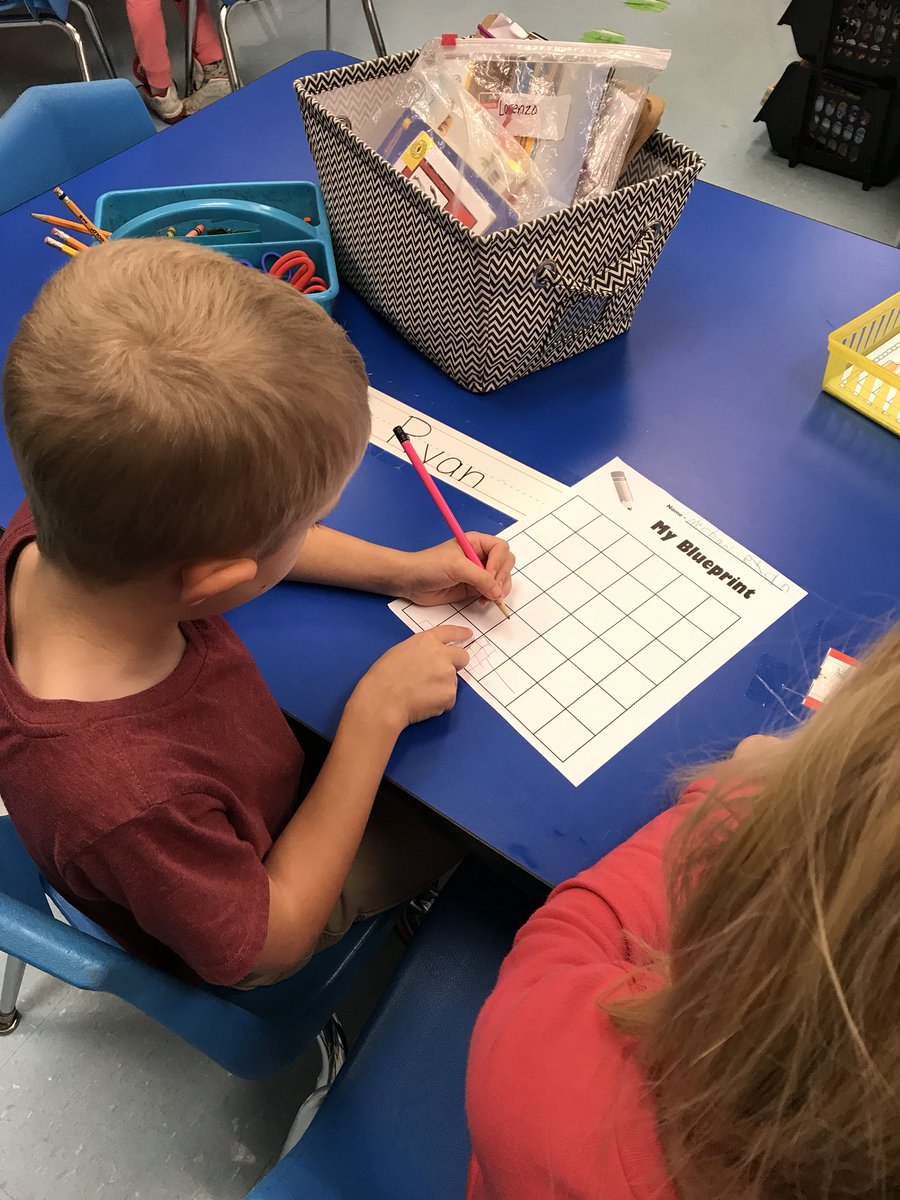 LissetteMay3's tweet photo. Engineers in the making!  Planning out their LEGO bridges. Can’t wait to watch them test their plans out tomorrow! #LEHSD #gjmrocks https://t.co/AqkRnTGQCC