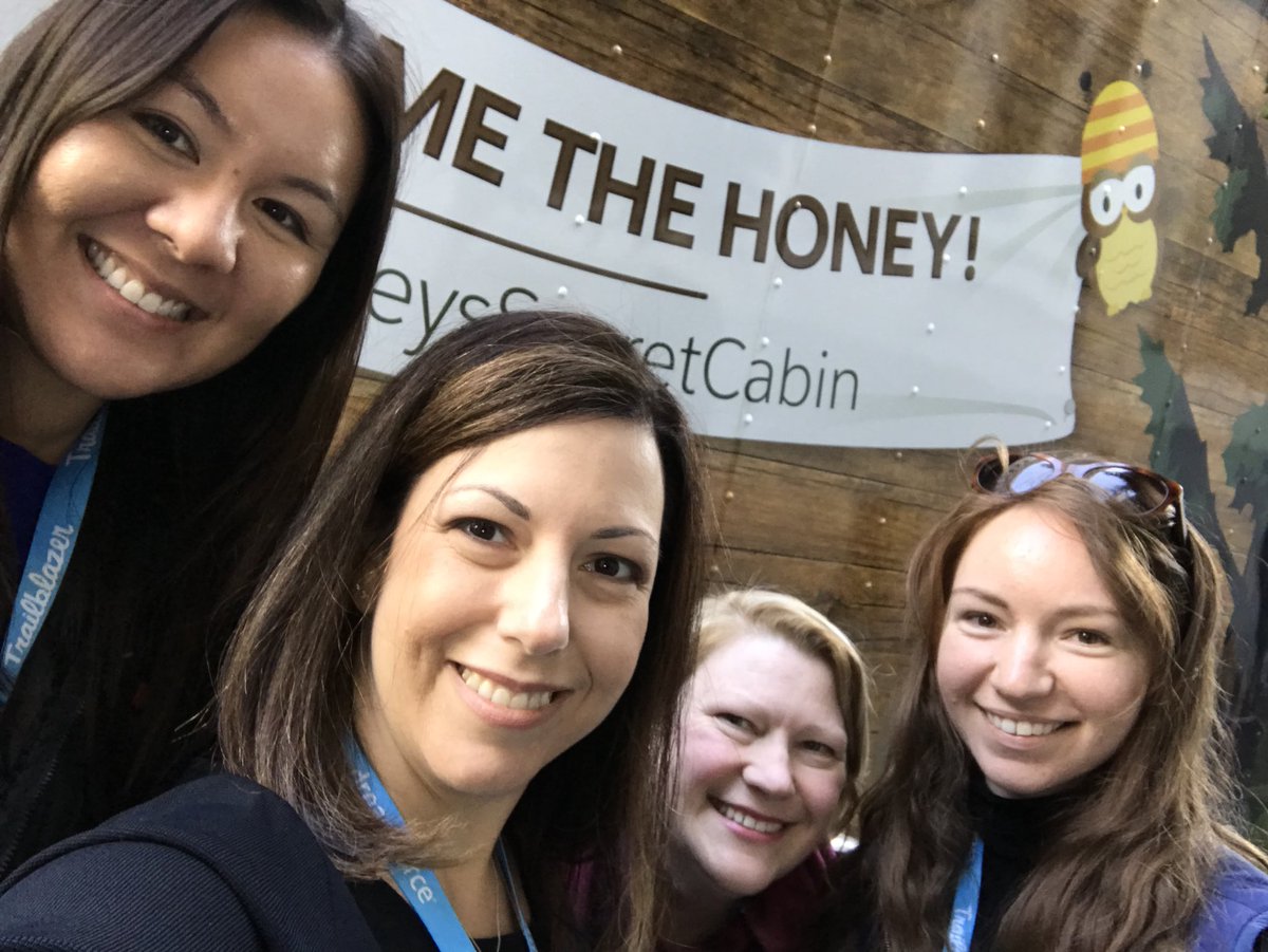 MonicaHrubcin's tweet photo. Wasp are you talking about? Team Random was on their best beehive and escaped #CodeysSecretCabin 🐝 #DF17 #PardotTroop17 https://t.co/FCVVRknW3U