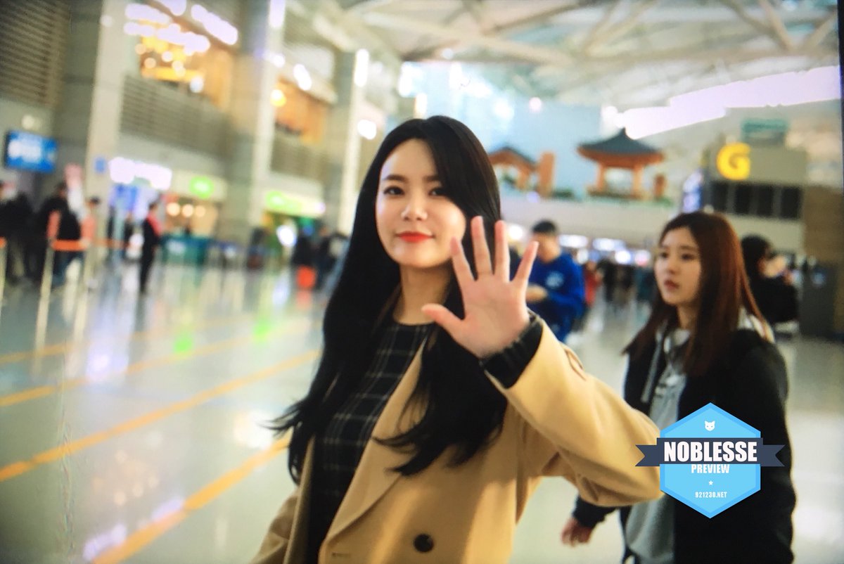 921230_net's tweet photo. 171108 #AOA #유나 #YUNA 
@Official_AOA 

죽은빠심 되살리는 긴머리흑발 예스예스~~🙆🏻‍♀️🙆🏻‍♀️🙆🏻‍♀️ https://t.co/AOJu628eVX