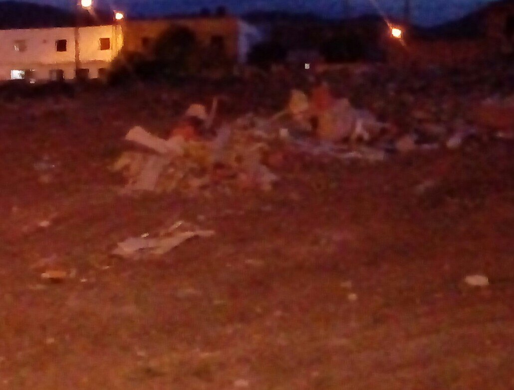 NoePereyraRoza's tweet photo. @AmbienteMuni así está el frente de mi casa en #PereyraRozas... Un microbasural @fedecasas22 @MuniSalta @GustavoSaenzOK @eltribuno @ElIntra https://t.co/BvW2dnOD9e
