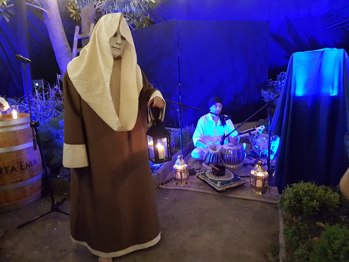 Ejecutivos de Viña Santa Ema orgullosos de presentar el Amplus 2016 #NuevoMerlotSantaEma. Lindo evento en la tienda y escuela de cocina <a href="/veroblackburn/">Veronica Blackburn</a> para celebrar el Día Internacional del Merlot <a href="/vinasantaema/">Viña Santa Ema</a>