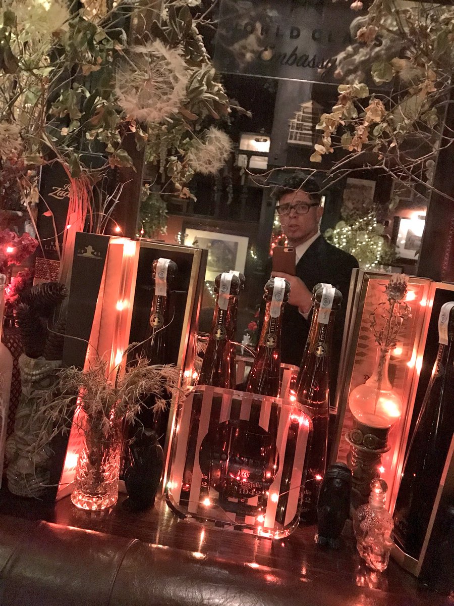 AlexanderCoctel's tweet photo. Alexander’s Style #SpeakEasy #NoParaCualquiera #NoPlastico #NoSnob #NoFreak #ElNobleArteDeLaMezcla #NoKistch #FreeStyle #ElArteParteDeLaNaturalidad #Artesanos #Granada https://t.co/fpUnzSJXD9