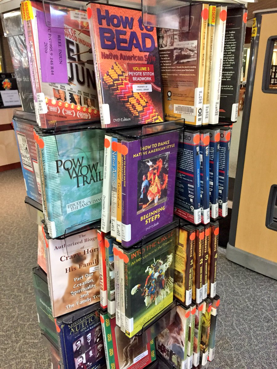 CFMLeigh's tweet image. Met a lot of talented #nativejournalists @HaskellUtoday! Thanks @rhondalevaldo for having me in class! #nativeamerica #indiancountry #kansas