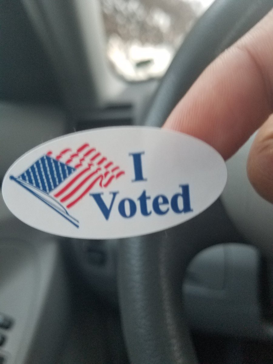 aesimmons's tweet photo. Flexed my civic muscle in honor of #QCBday, now awaiting results like a kid on🎄☃#localgov #cltcc #249 #voteclt #CLTMayor https://t.co/oD2IEApAAG
