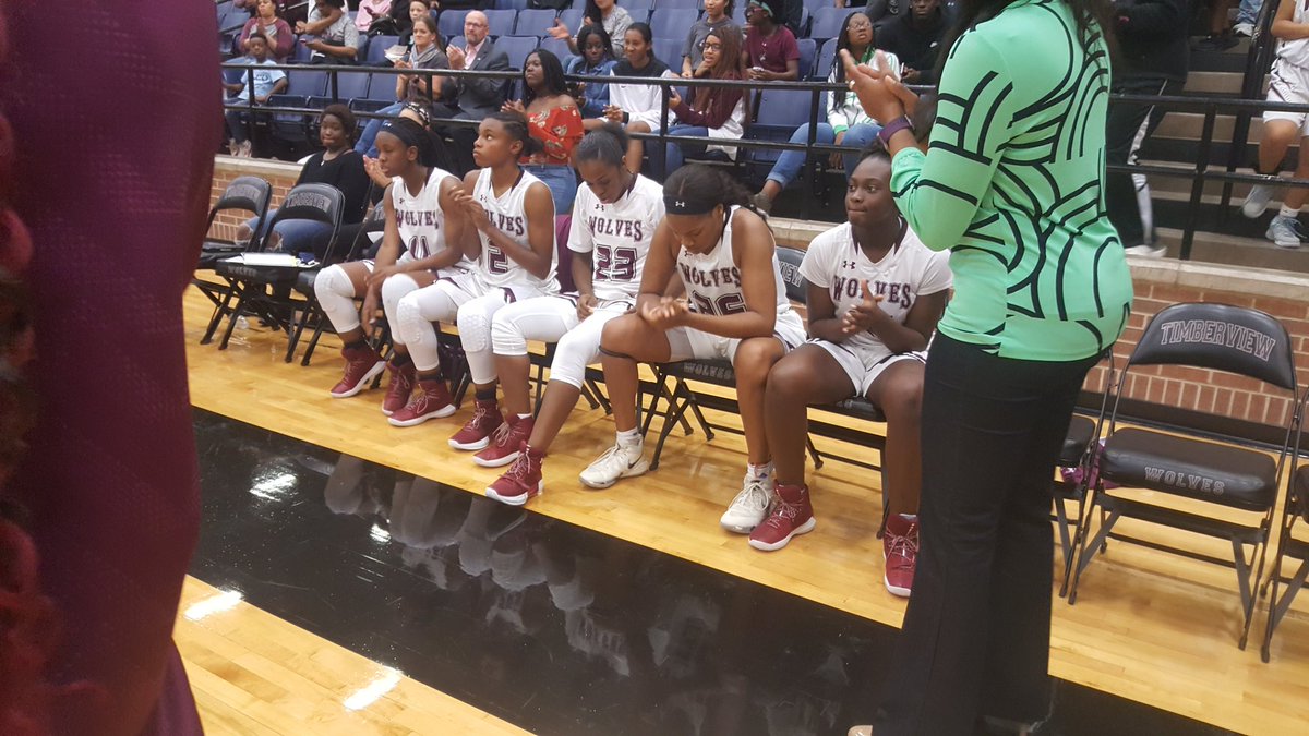 ladywolfbball's tweet photo. Starting line up. @kennedylw22 #djackson @Mikaykay03__ @awklauryn @ogliltarryl https://t.co/vCuIBuzNvH