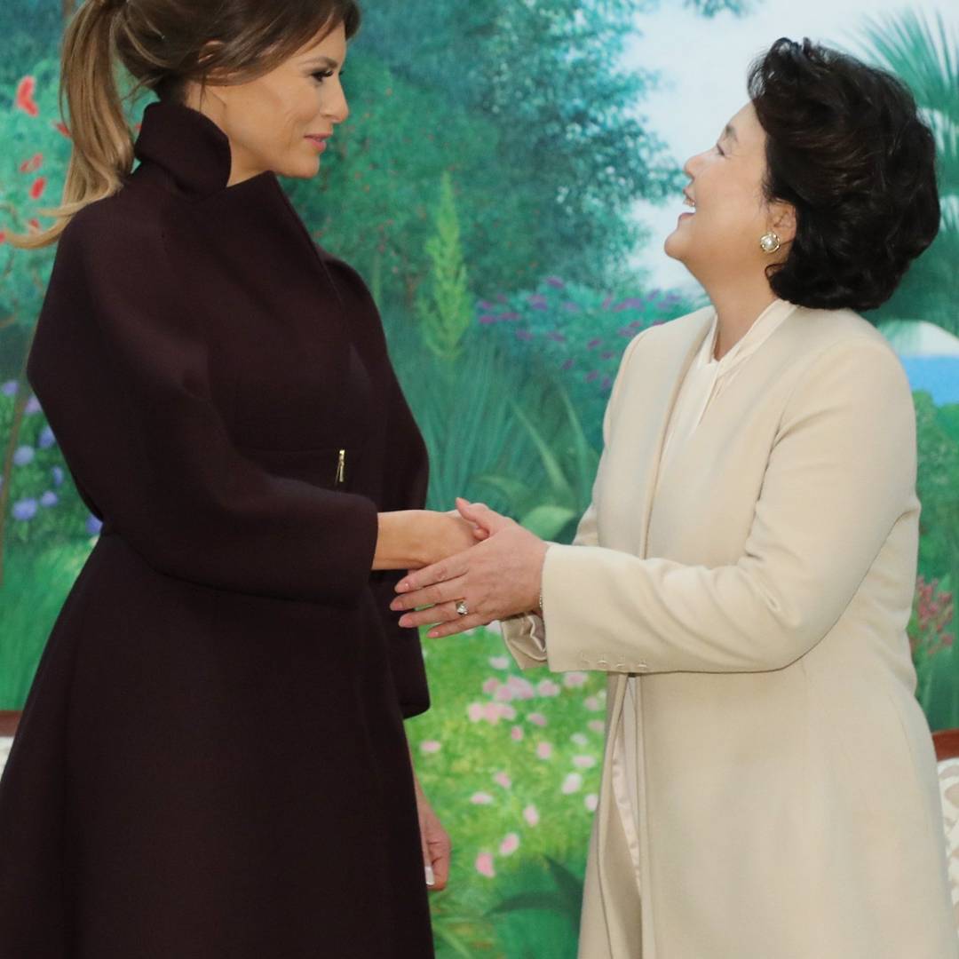 KoreanizedKR's tweet photo. Best photos of President Trump's visit to Seoul, South Korea. November 7th, 2017. 2 of 3 

#SouthKorea #POTUSinAsia #DonaldTrump #Koreanized https://t.co/JELlqnHXBR