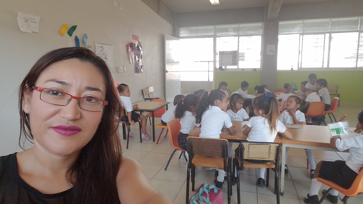 teinny_3's tweet photo. Aprendizaje, reflexión y construcción en la mejora de nuestras practicas, hacen la diferencia me ♥ aprender con ustedes #AtpZ75 #educadorascomprometidas https://t.co/HogPggjXzv