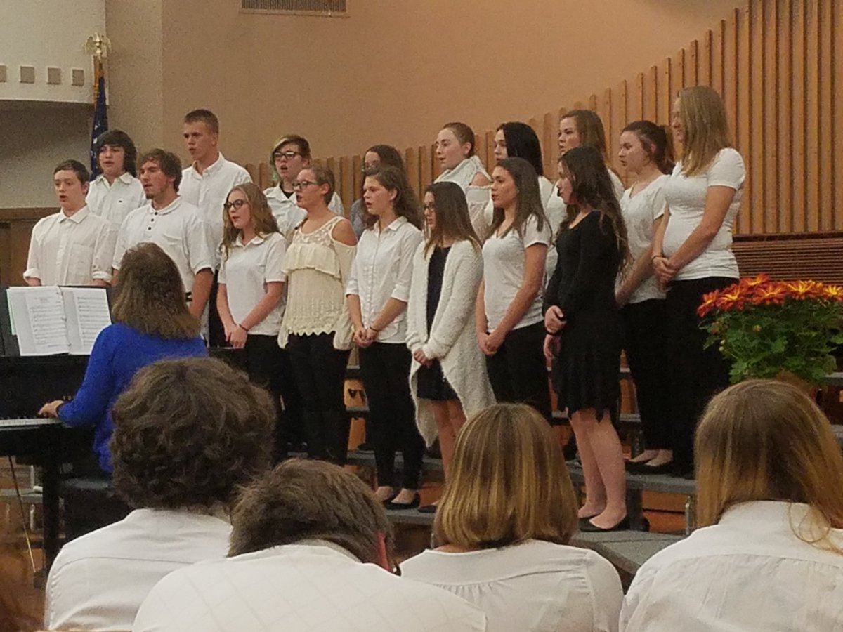 Owenn22's tweet photo. @SolomonSchools choir sounded great.  Bravo to @usd393bands and Mrs. Rodriguez for all their hard work! https://t.co/86AcxNsUEC