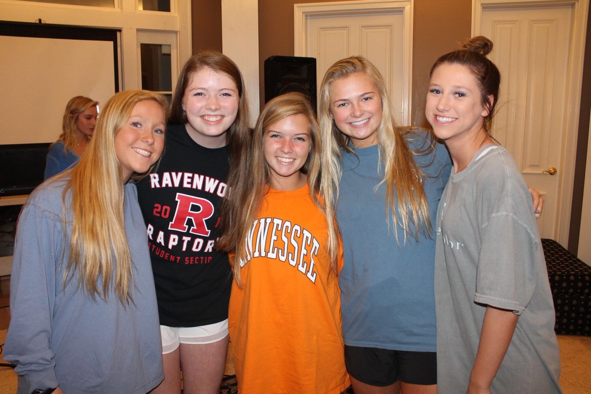 happy birthday <a href="/elliott_lolo/">lauren elliott</a> 💖💖 i hope u had the best day!! love you✨