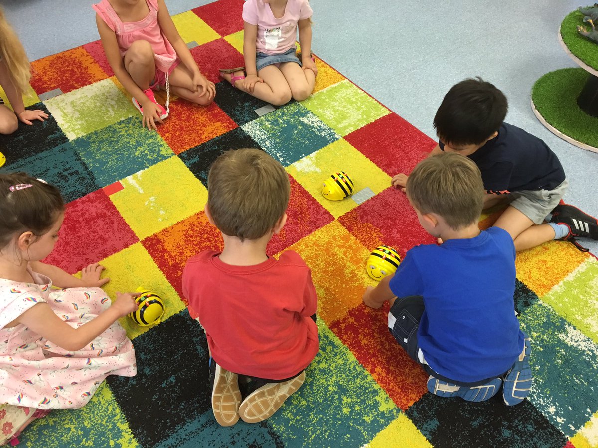 StPiusXCPS's tweet photo. Bee Bot fun in kindy @StPiusXCPS #SEARCHing https://t.co/GrGDCdt0Pv
