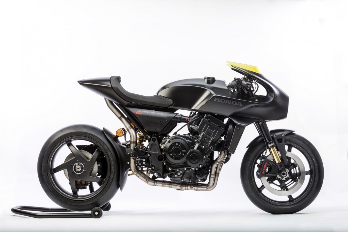 BlackStoneTek's tweet photo. Let's play a game of spot the #BST's at #EICMA
Send us your pics, we love hearing from you!
#Honda #BST #CarbonFiberWheels #EICMA #MotorcyclePerformance https://t.co/tAxKQTfDge