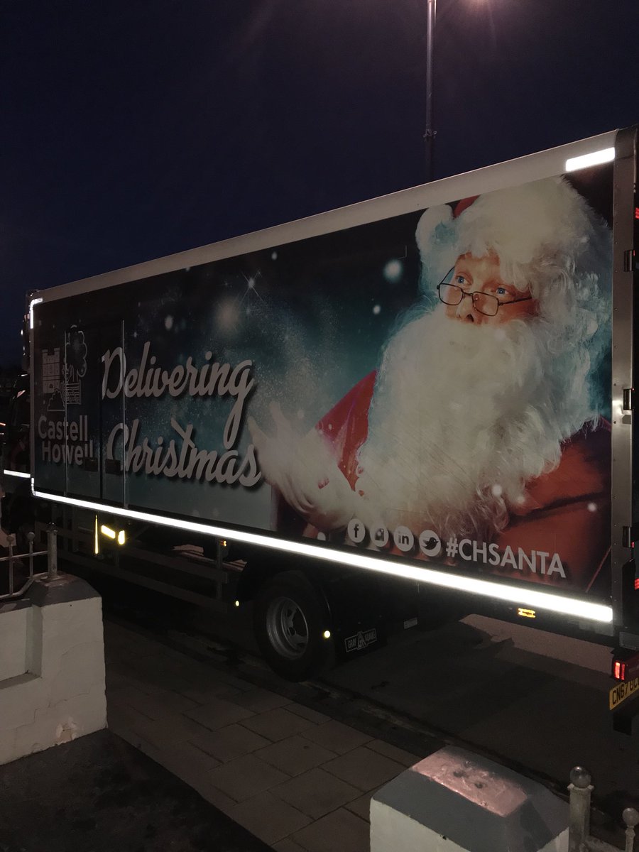 Theglengower's tweet photo. @castellhowell @MelRich1983 caught Santa checking out the chimney access this morning!!😂😂#chsanta https://t.co/aSqMnVIHDq